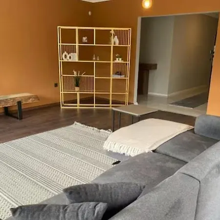 1005 Spacious 3 1 And Close To Consulates Appartamento